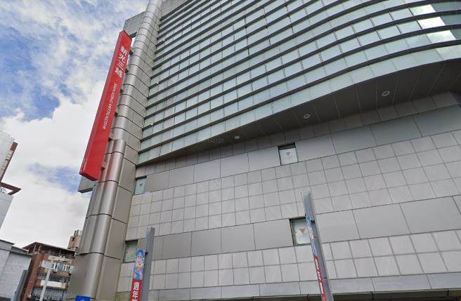 新光三越宣佈全台15家分店自5月18日起至5月28日縮短營業時間，營業時間調整為上午12點營業至晚間8點。(圖/google map)