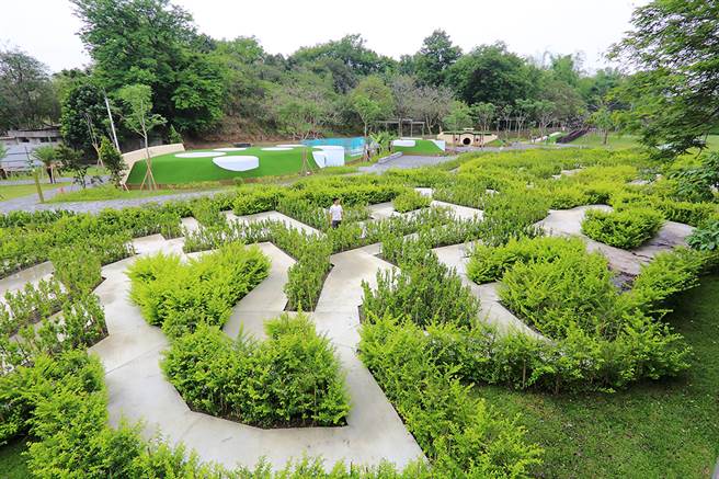 迷宫花园寓教于乐，希望能吸引更多亲子家庭共同造访澄清湖。（摄影/Carter）