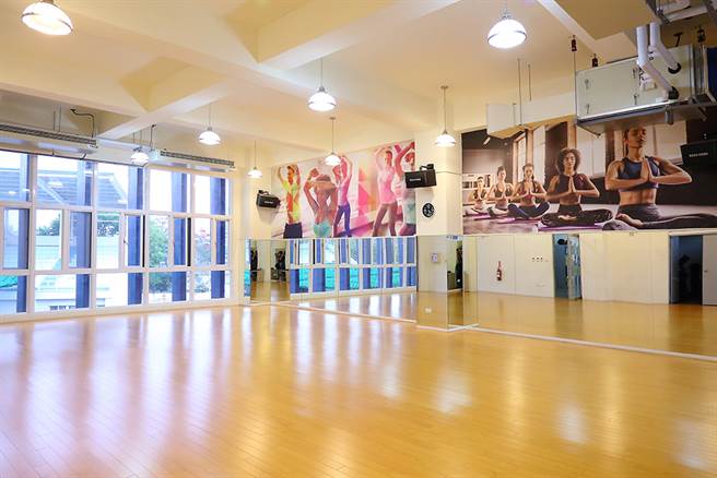 運動中心規劃多功能教室、有氧教室及舞蹈教室等，並有眾多課程供選擇。（攝影/Carter）