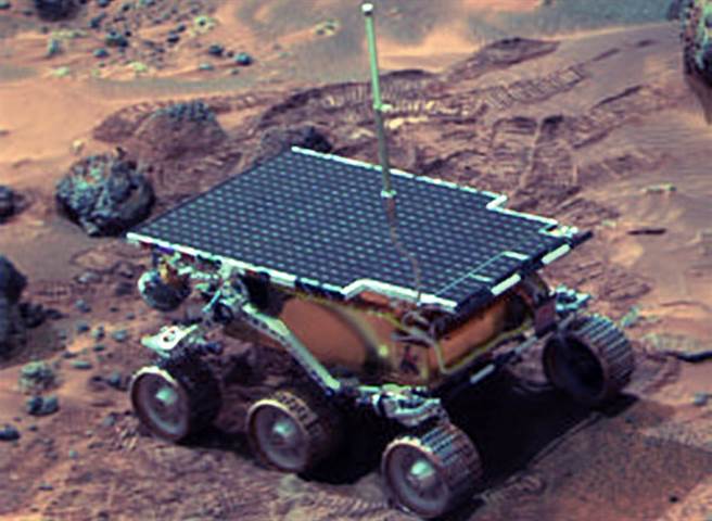 1997年首部登陸火星的探測車旅居者號設計壽命是7天，但最後工作了83天。（圖／公開圖源）
