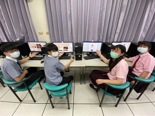 头份兴华高中资处科505班学生参加今年「国际学校网界博览会」比赛，荣获最高荣誉白金奖。（读者提供／谢明俊苗栗传真）