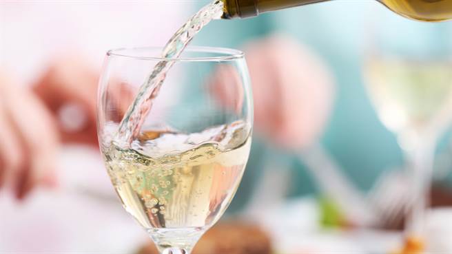 大陆一名女童喝下冬瓜水后便出现嘴唇发紫、晕眩等症状，立即送医急救。图片为示意图（图／shutterstock）