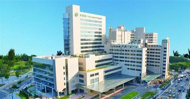 亚东医院一名筛检阳性医护在脸书沉痛发声，希望大家别对她的孩子贴标籤，呼吁大家一起努力防疫。（图／翻摄自亚东医院脸书）