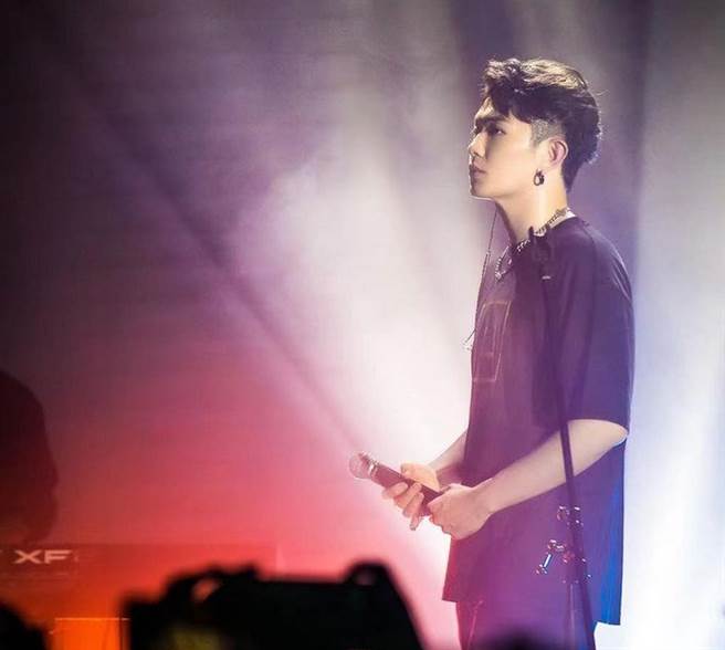 男歌手顏人中。(图/ 摘自顏人中IG)