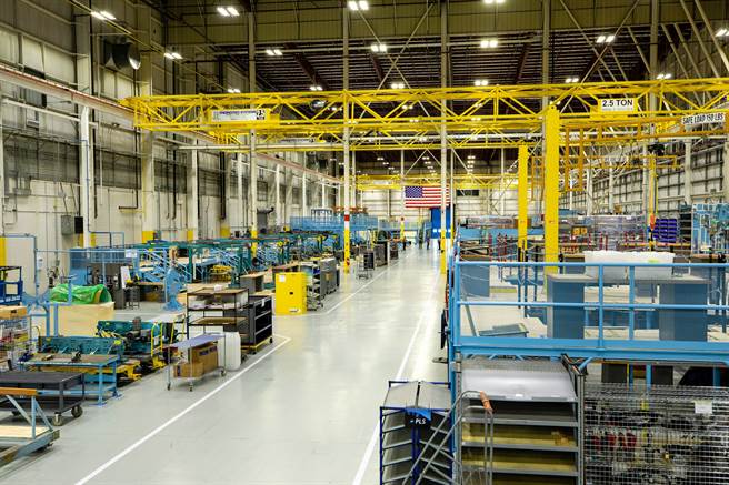 美国空军宣布，由于F-16 Block70/72的海外销售状况非常好，已在洛马格林维尔厂区再增设一条生产线。（图／美国空军）