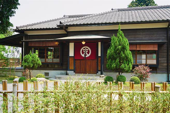 「吉照故里茶道院」是80年歷史的独栋日式桧木建筑，结合日式茶道诉说桥仔头的故事。（摄影/Cindy Lee）