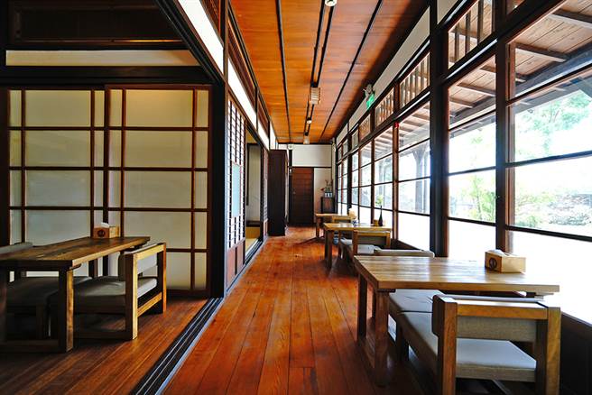 官阶较高的宿舍才会有应接室的配置，採西式装修，为男主人招待宾客的空间。（摄影/Cindy Lee）