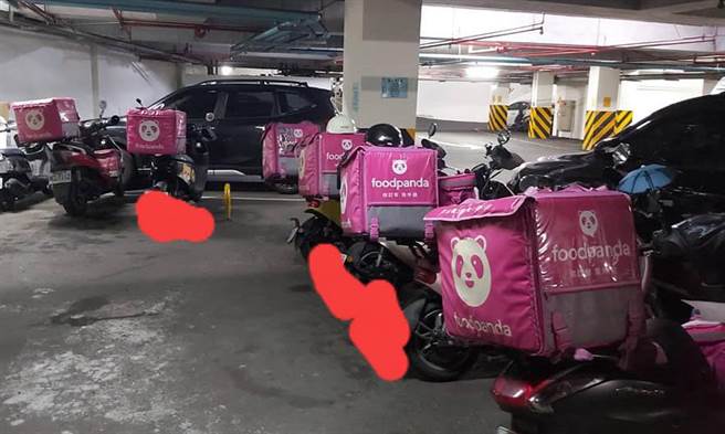熊猫App外送员抗议疫情爆发，外送餐需求大增，薪水还被调降。（图／脸书_外送员的奇闻怪事）