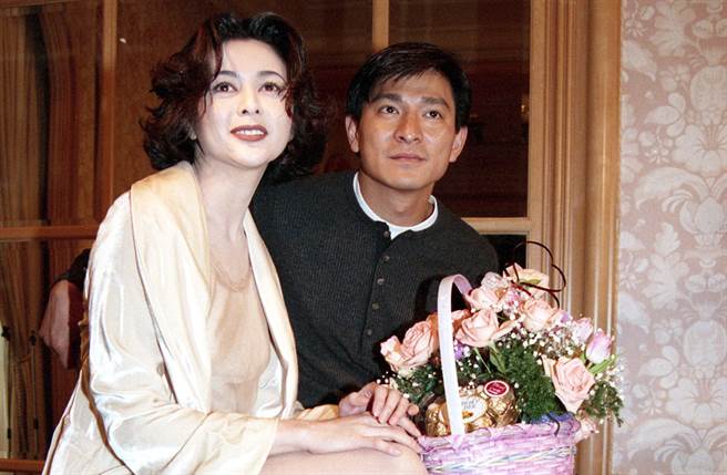 关之琳过去与刘德华传过绯闻，男方更公开盛讚关之琳是他看过最美的女生。(中时资料照片)