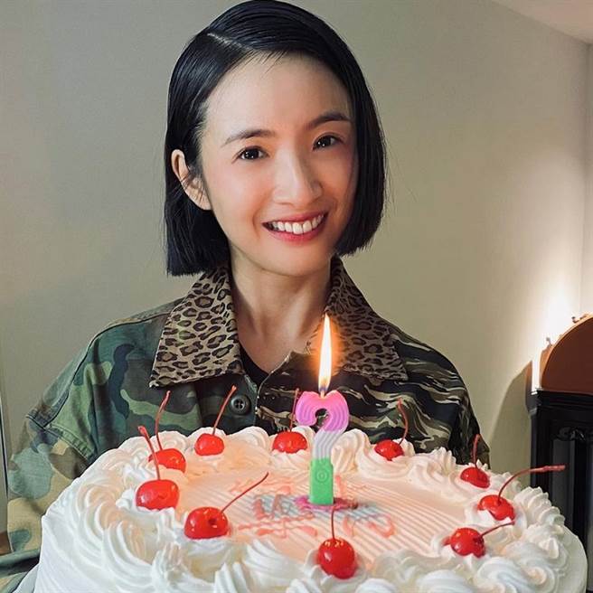 有网友爆料当年小龙女第一人选其实是女星林依晨，但她疑似因片酬低拒演。(图/ 摘自林依晨IG)