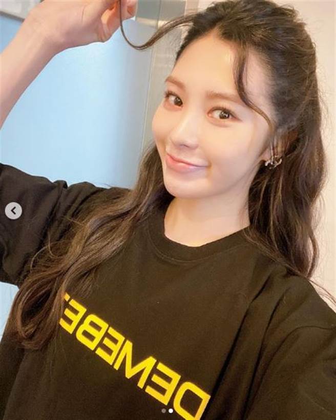 Lizzy近年往演戏方面发展。（图／翻摄自IG）
