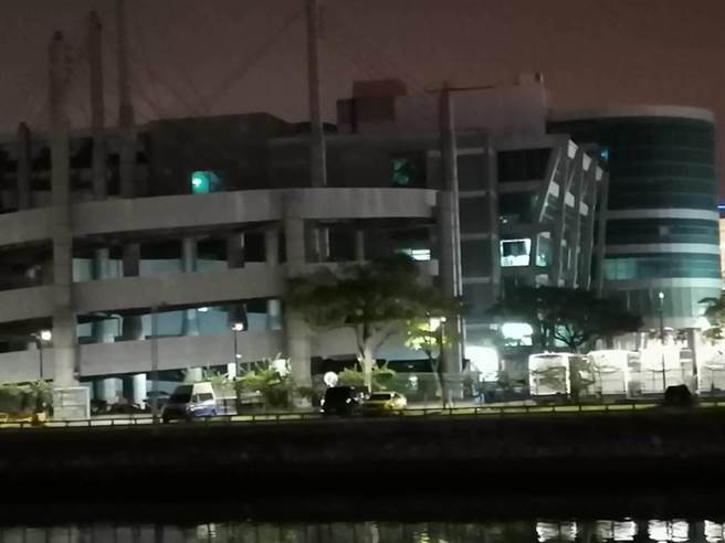 图为5月17日高雄台糖成功物流园区停电至晚间9时。（柯宗纬翻摄）