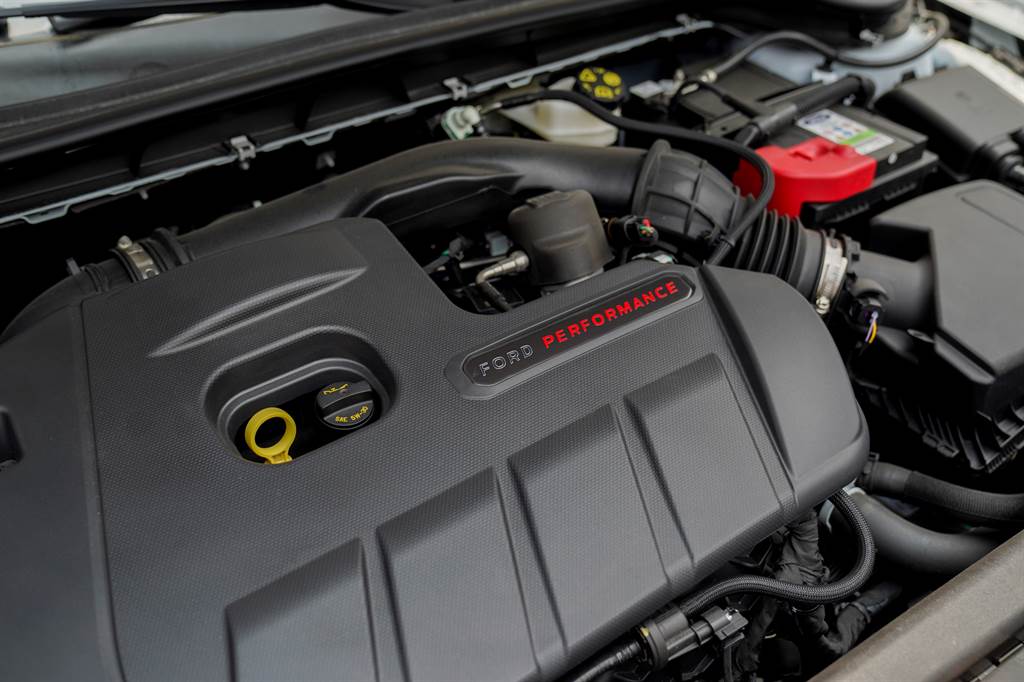 配置2.3L EcoBoost®280引擎提供同級最強280ps最大馬力及42.3kg-m峰值扭力。
