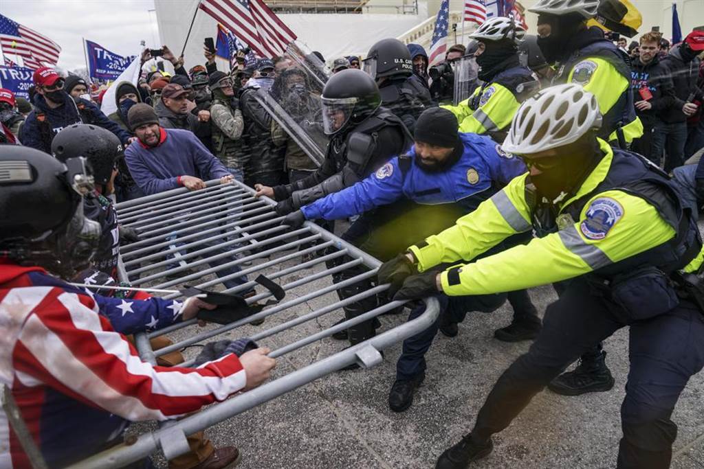 今年1月6日，发生在国会大楼的暴乱，虽然事过境迁，但责任归属还在调查。(图/美联社)(photo:ChinaTimes)