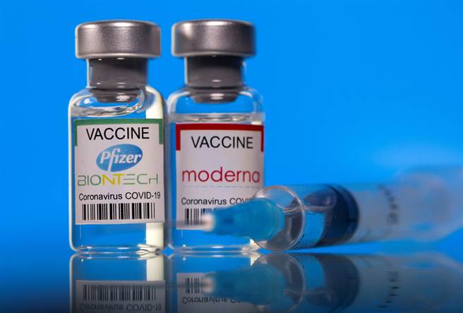 美國莫德納與輝瑞、德國BioNTech等各大藥廠正積極研發第2代疫苗，以應對愈來愈多的變種病毒株。（圖／路透）