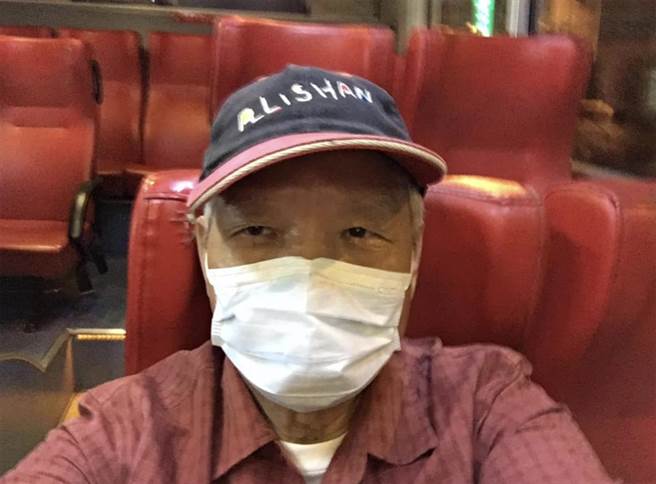 杨正宽说，1个人也不可以大意，还是要绷紧自己神经，怀着草木皆兵，或者是四面楚歌的警觉，仍要小心一点。（翻摄杨正宽教授脸书）