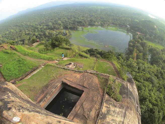 这就是差点让我溺毙的死亡水池。(《每一趟旅行都是爱与梦的分享》/四块玉文创)