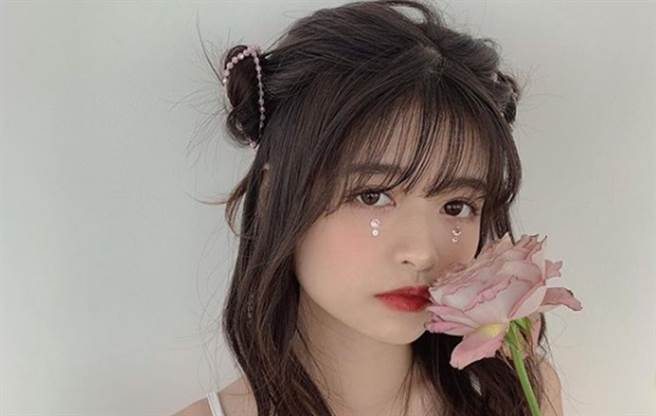 日本第一抖音女神景井阳菜，日前被起底早期样貌，遭到网友吐槽修很大。（图／IG@ kagei_hina）