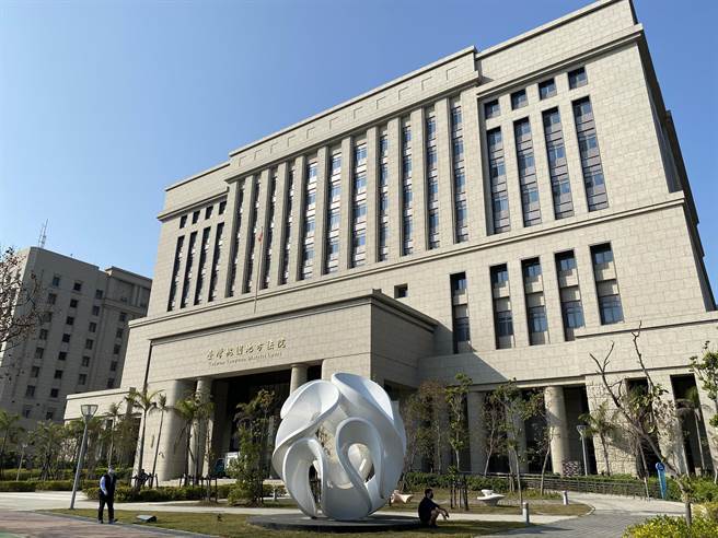 桃殡葬业100万买凶大溪老街上杀同业，桃园地院判刑8年。(蔡依珍摄)