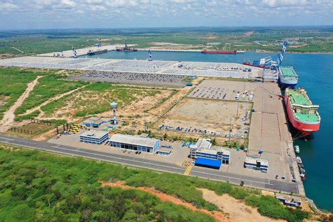 拉賈帕克薩強調斯里蘭卡將在中印間「保持中立」，並重申將漢班托塔港租給中方並非陷入「債務陷阱」。圖為漢班托塔港。（圖／新華社）