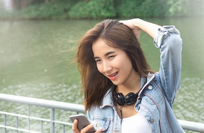 天蝎座、水瓶座以及处女座的女性外表美若天仙，却心如蛇蝎，行事风格十分狠毒，她们报復心极强，并不是这么好欺负的。（图／Shutterstock）
