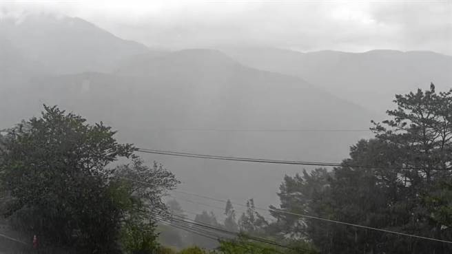 德基水庫集水區下大雨 梨山果農驚喜歡呼 - 生活 - 中時