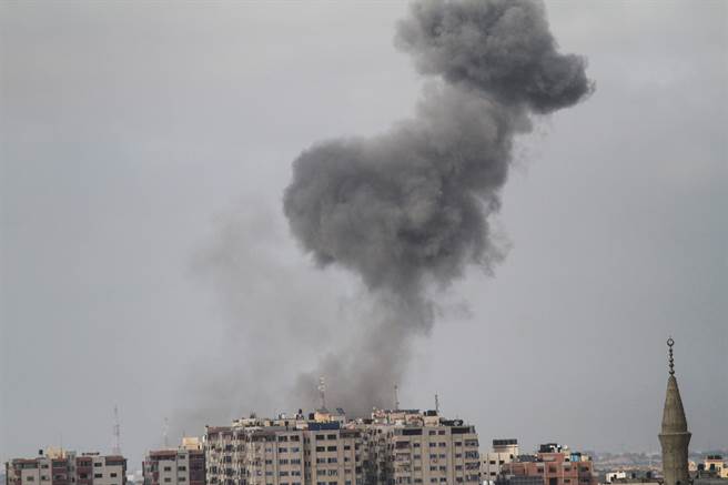 在国际施压要求遏止本月初开始的流血衝突持续发生后，以巴双方及加萨第2大的武装团体伊斯兰圣战组织（Islamic Jihad）终于在埃及居中调停下，于昨天晚间同意停火，并于今天正式生效。(图/新华社)