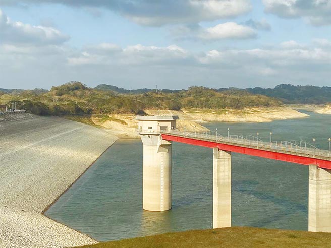 新竹地區水庫蓄水率均僅剩下個位數，水情不樂觀。（莊旻靜攝）