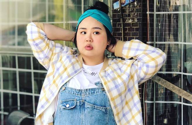 大文以妈妈职业是护理师为荣。（图／大文×郭文颐脸书）　