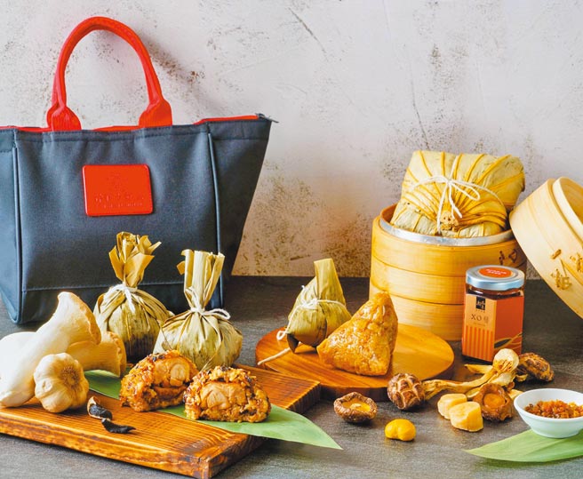 台北神旺大饭店「潮品集」推出（左起）「金银蒜蚝皇土鸡粽」、「潮州香粽」、「松茸极品四宝粽」3款珍馔美粽。（台北神旺大饭店提供）