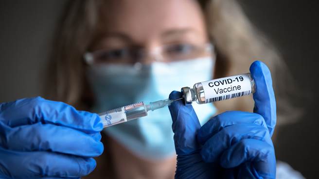 義大利2019冠狀病毒疾病（COVID-19）疫苗施打作業今天跨越3000萬劑門檻。(示意圖／shutterstock)
