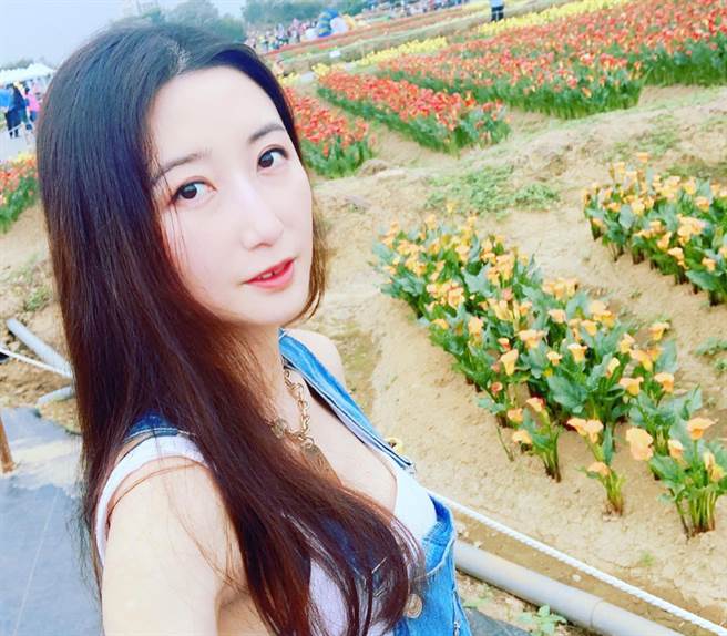 刘姓护理师自述因体质特殊，打疫苗后高烧超过42度。（刘姓护理师提供）