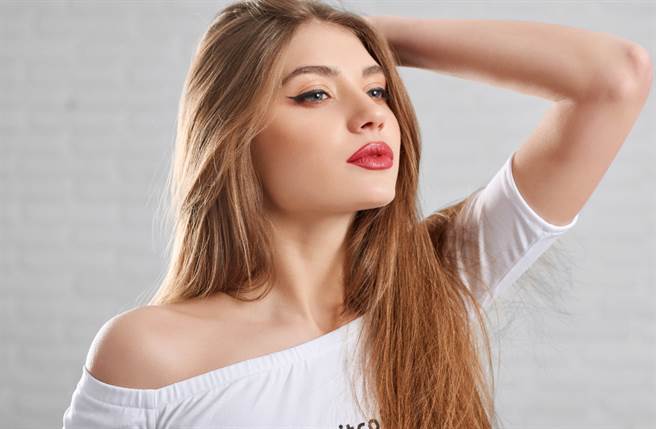 射手座、水瓶座及白羊座的女性天生不爱许下承诺，因为她们天生热爱自由，只愿意随心所欲交往，不会认真把任何承诺放在心上。（图／Shutterstock）
