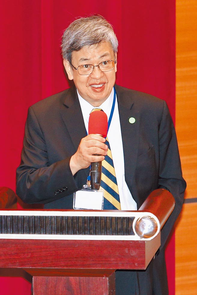 前副總統陳建仁表示，這次流行的B.1.1.7變異株傳染力，遠超過以往在台灣出現的病毒株，唯有盡快透過全民接種疫苗，才能有效克制病毒。（本報資料照片）