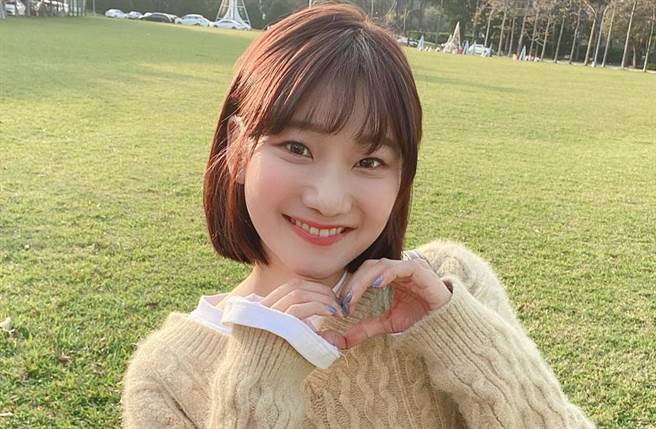 YouTuber爱莉莎莎拥有百万订阅。(图／翻摄自爱莉莎莎脸书)