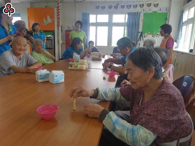 长照机构因为入住者大多为高龄者，也是这波疫情的高风险族群，目前统计死亡人数30人。(图/本报系资料照)