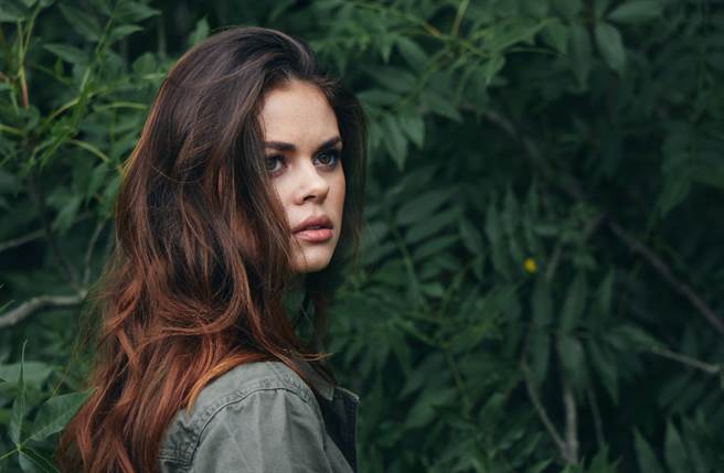 巨蟹座、獅子座及雙子座總讓人感覺難以交心，他們個性疑神疑鬼又傲慢，即使是面對很要好的朋友，他們也會保持著安全距離。（圖／Shutterstock）
