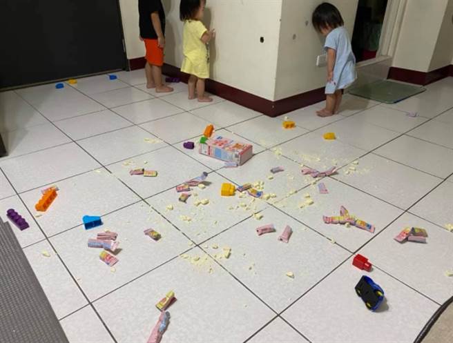 网友又贴出与第一张照片形成强烈对比的「真相」说「你不知道他们有多可怕」。(图/截自脸书 爆废公社公开版)