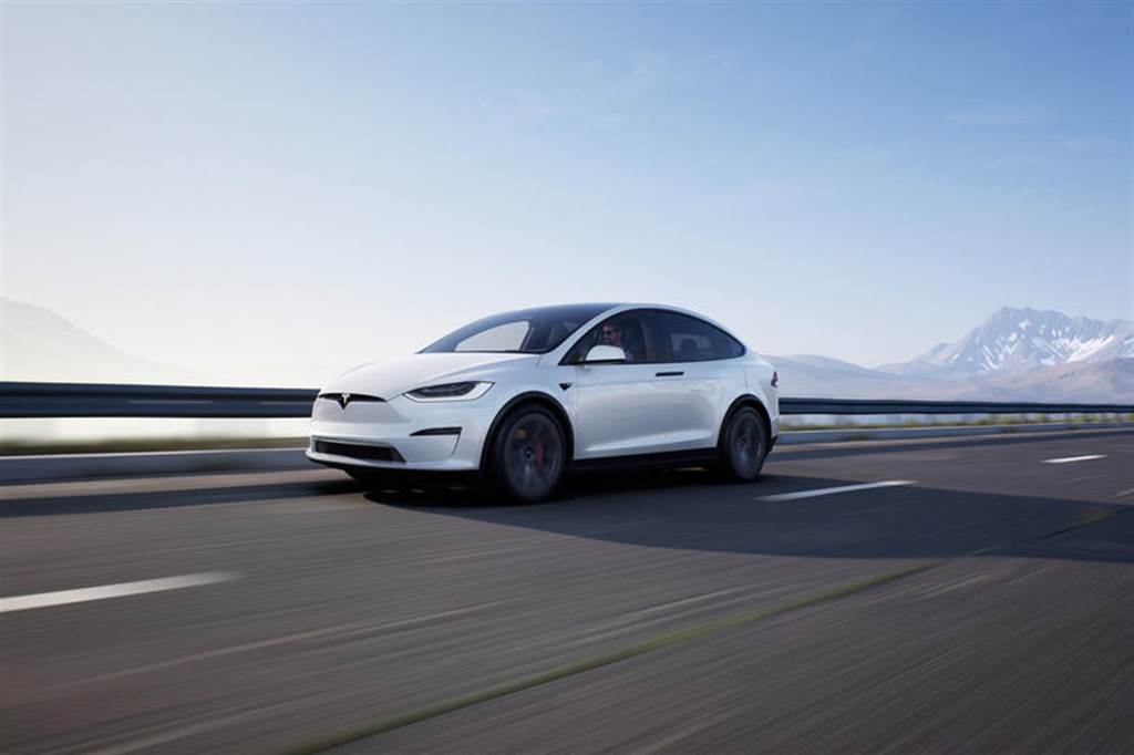 特斯拉解釋 Model S/X 為何不立刻轉換 Tesla Vision 視覺自駕方案