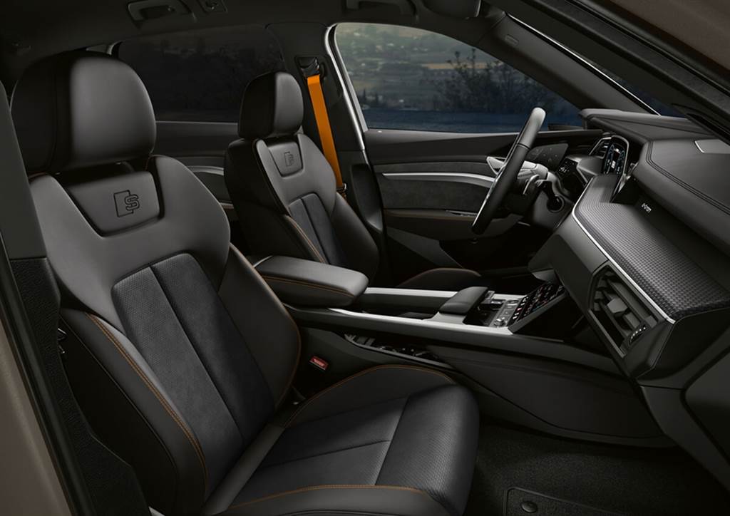 Audi推出推出更具動感的e-tron S line black edition特仕車款
