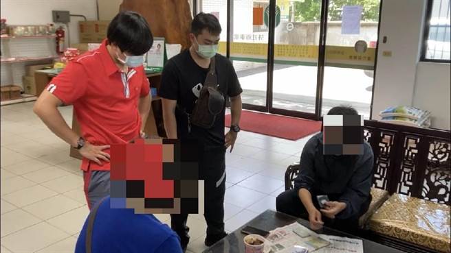 男子18万匯错帐户遭指诈骗集团，员警协助还清白。（姜霏	传真）