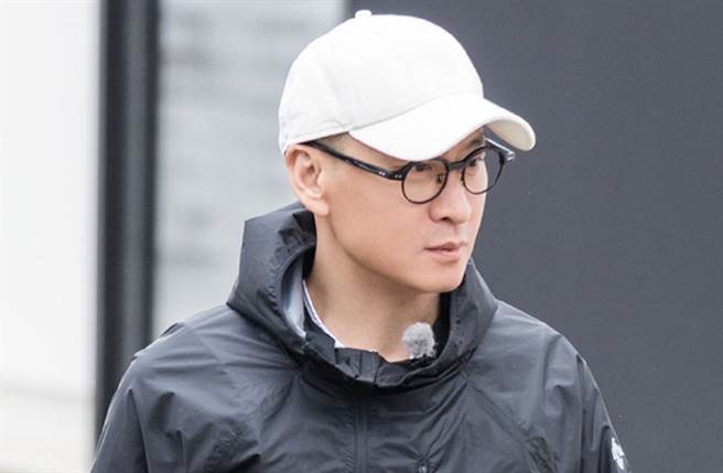 周杰近日參加陸綜《五十公里桃花塢》，50歲仍保養得宜。(圖／翻攝自微博)