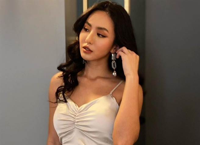 蔷蔷现在以性感欧美形象示人。（图／翻摄自蔷蔷IG）