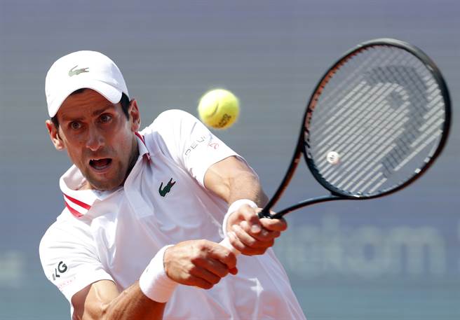 乔柯维奇生涯累积951胜，为网球公开赛以来胜场数第5多。（美联社）