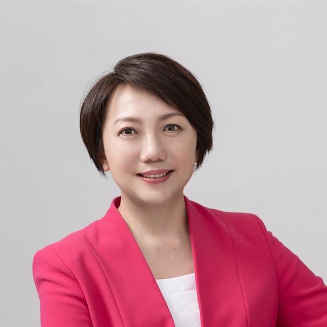 民进党立委范云神隐12天后默默现身政论节目，遭网友痛骂不要脸。(图／范云脸书)