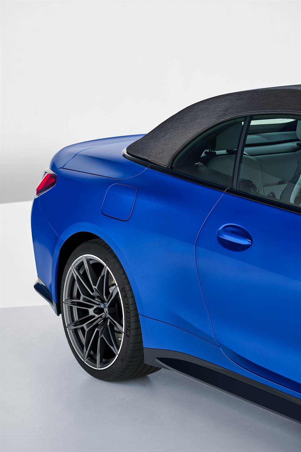 BMW M4 Competition Convertible登場！標準配置M xDrive全輪驅動系統
