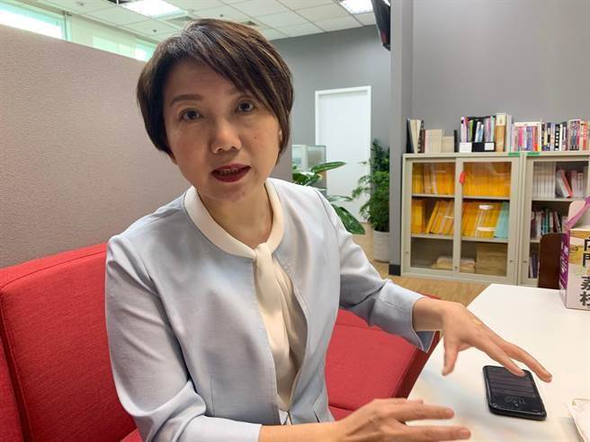 对于南投县想跟上海復星购买BNT疫苗，范云呼吁回归专业来讨论，并称大陆此举不安好心，是黄鼠狼给鸡拜年，遭网友痛批。图为民进党立委范云。（中时资料照）