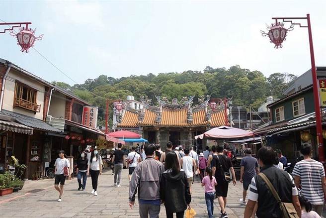 北埔老街是游客来访必走的景点之一。　图：北埔乡魅力商圈发展促进会╱提供