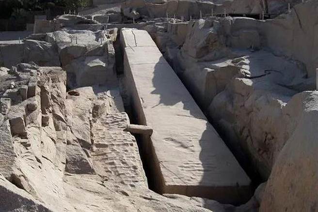 ▲古埃及未完工的方尖碑，相当于大约200头非洲象的重量。　图：埃及旅游推广局╱提供