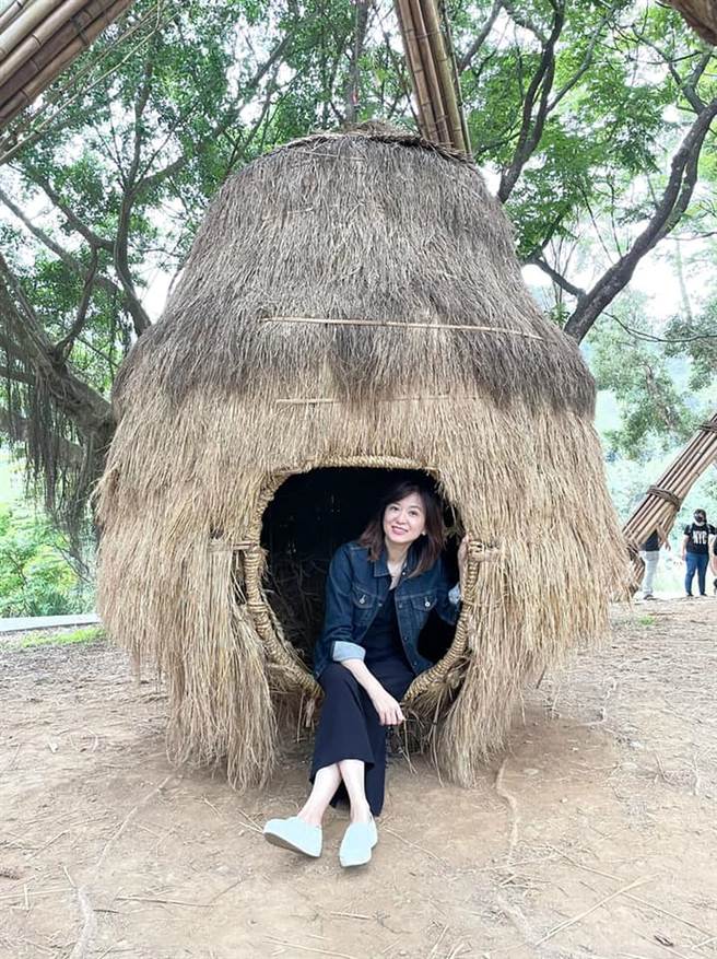 周玉琴在疫情未爆發前喜歡前往郊外踏青。（中天提供）